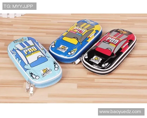 笔盒足球球星：从学生文具到足球梦想的奇妙冒险